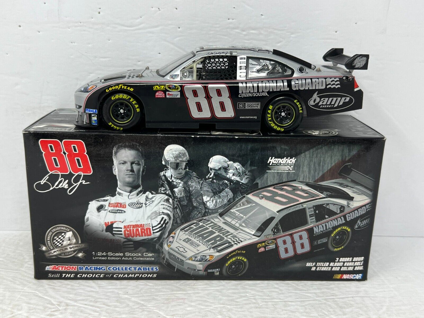 Action Nascar #88 Dale Earnhardt Jr. National Guard 3 Doors Down 1:24 Diecast