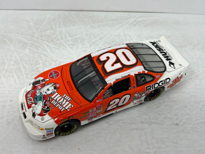 Action Nascar #20 Tony Stewart Home Depot Coca-Cola Polar Bear 2001 1:24 Diecast