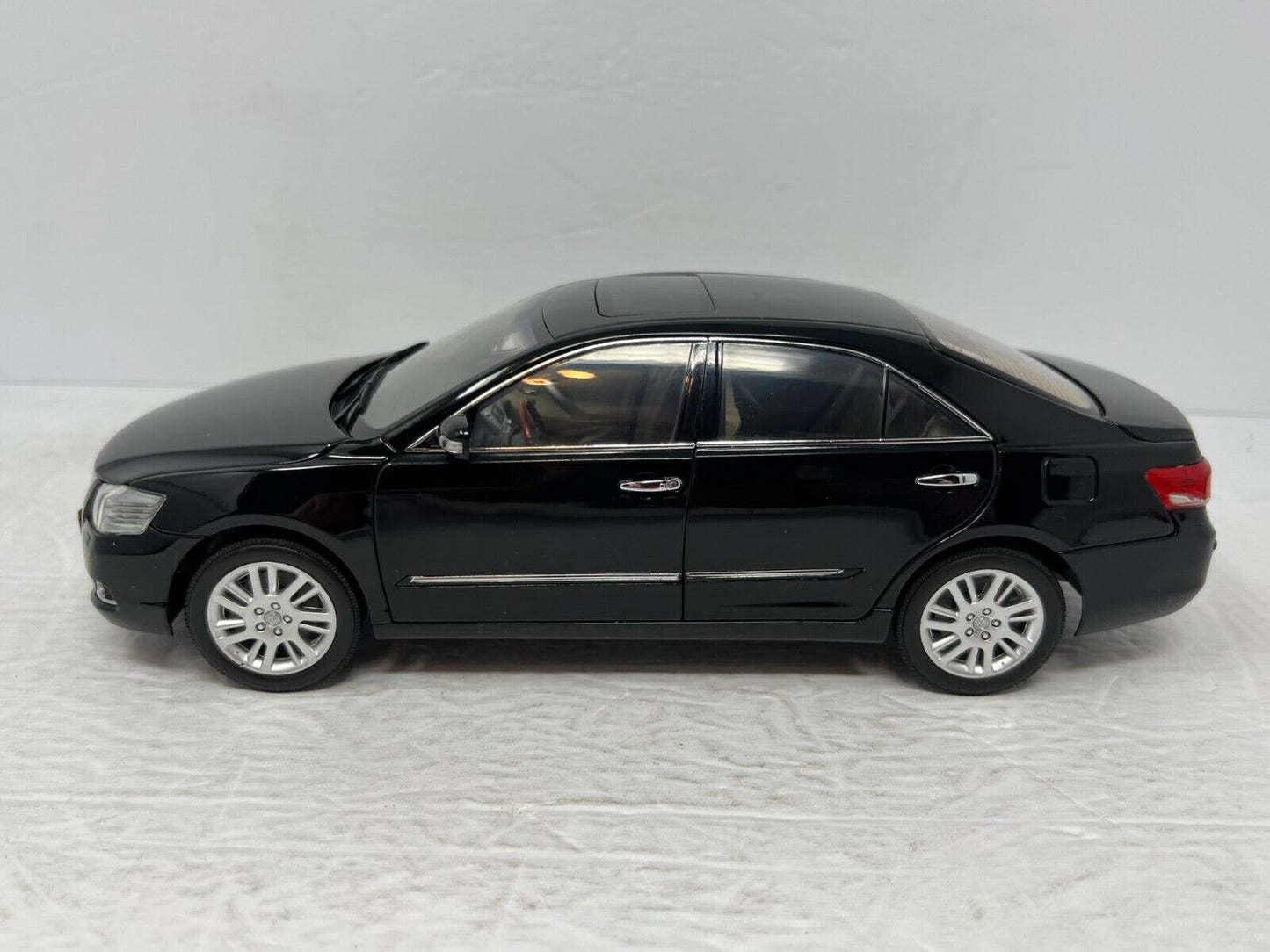 GAC Toyota Motor Co. Ltd. Toyota Camry 1:18 Diecast