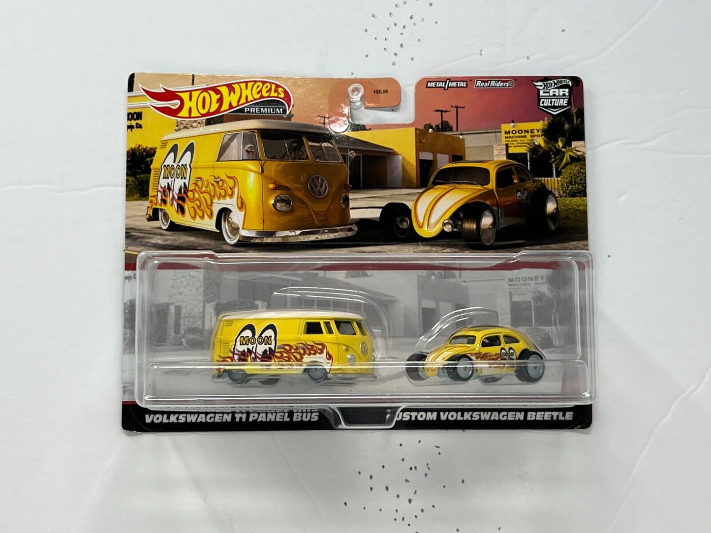 Hot Wheels Premium Car Culture Volkswagen T1 Panel Bus & Beetle 1:64 Diecast