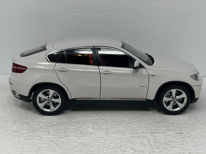 Kyosho BMW X6 xDrive50i 1:18 Diecast *Damaged and Customized*