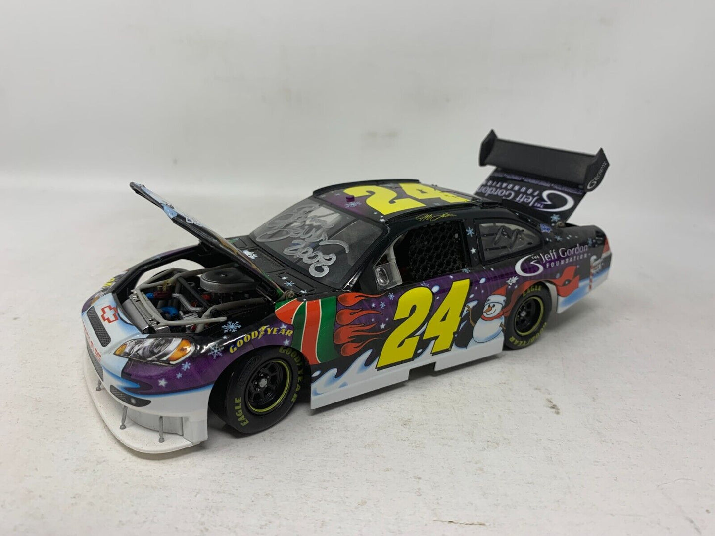 Action Nascar #24 Jeff Gordon Foundation Holiday 2008 Impala SS 1:24 Diecast