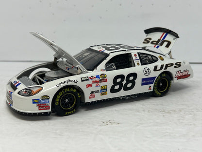 Action Nascar #88 Dale Jarrett UPS Herbie Fully Loaded 2005 Taurus 1:24 Diecast