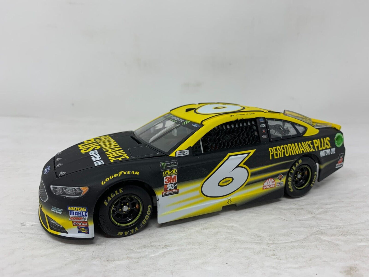 Lionel Raing Nascar #6 Trevor Bayne Performance Plus Ford Fusion 1:24 Diecast