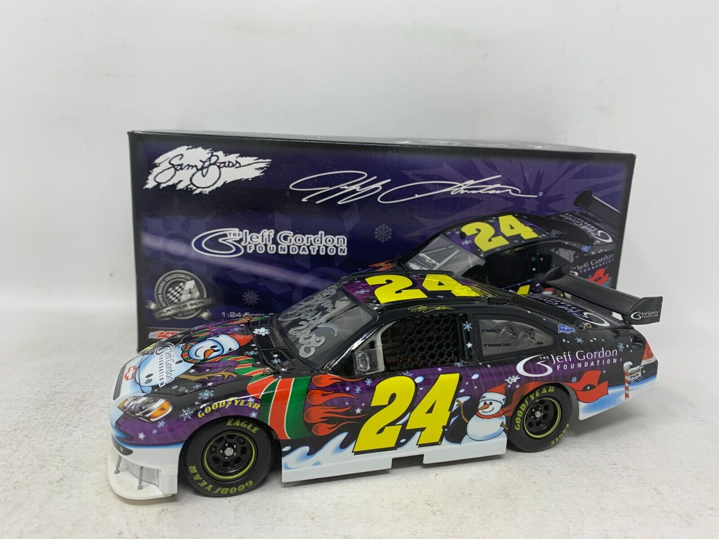 Action Nascar #24 Jeff Gordon Foundation Holiday 2008 Impala SS 1:24 Diecast