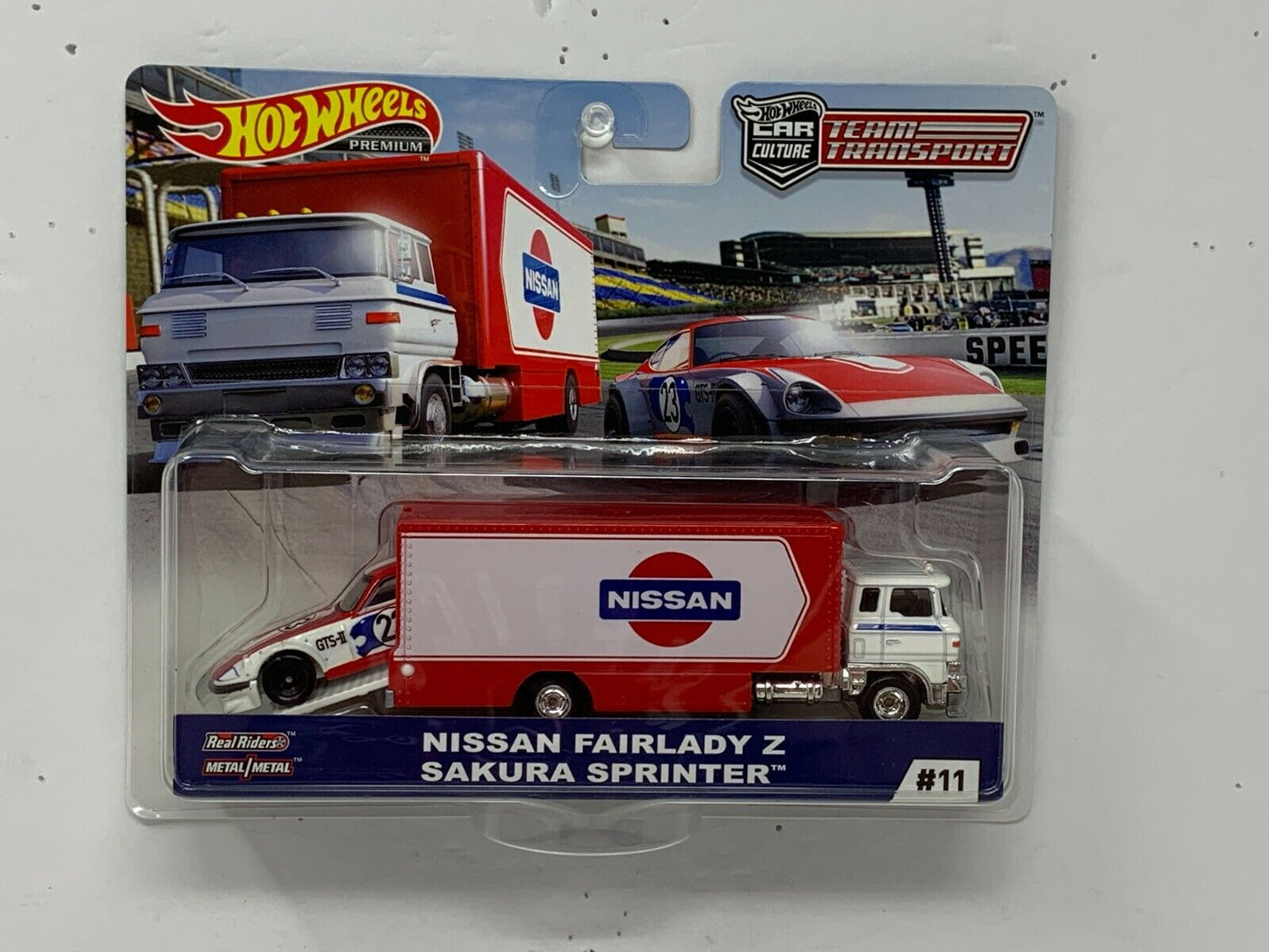 Hot Wheels Premium Team Transport Nissan Fairlady Z Sakura Sprinter 1:64 Diecast