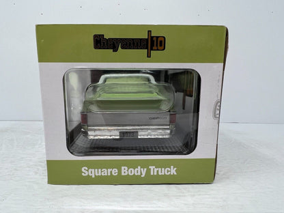 M2 Machines Square Body Truck 1973 Chevrolet Cheyenne 10 R94 1:24 Diecast