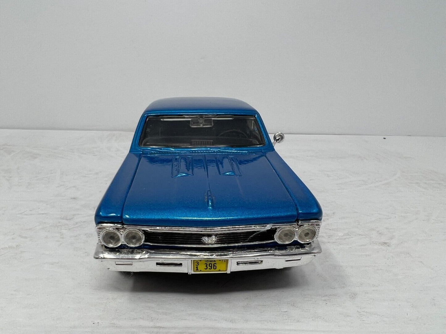 Maisto 1966 Chevrolet Chevelle SS 396 Hardtop Special Edition 1:24 Diecast