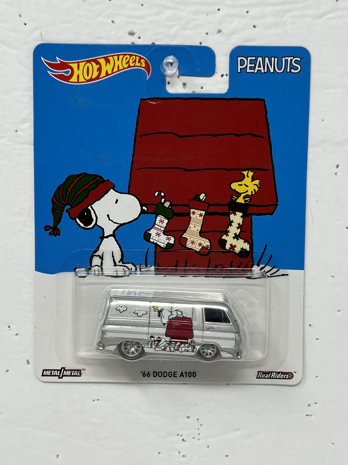 Hot Wheels Peanuts '66 Dodge A100 Van Real Riders 1:64 Diecast