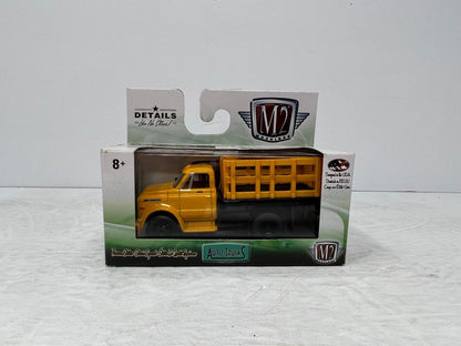 M2 Machines Auto-Trucks 1970 Chevrolet C60 Truck R48 1:64 Diecast