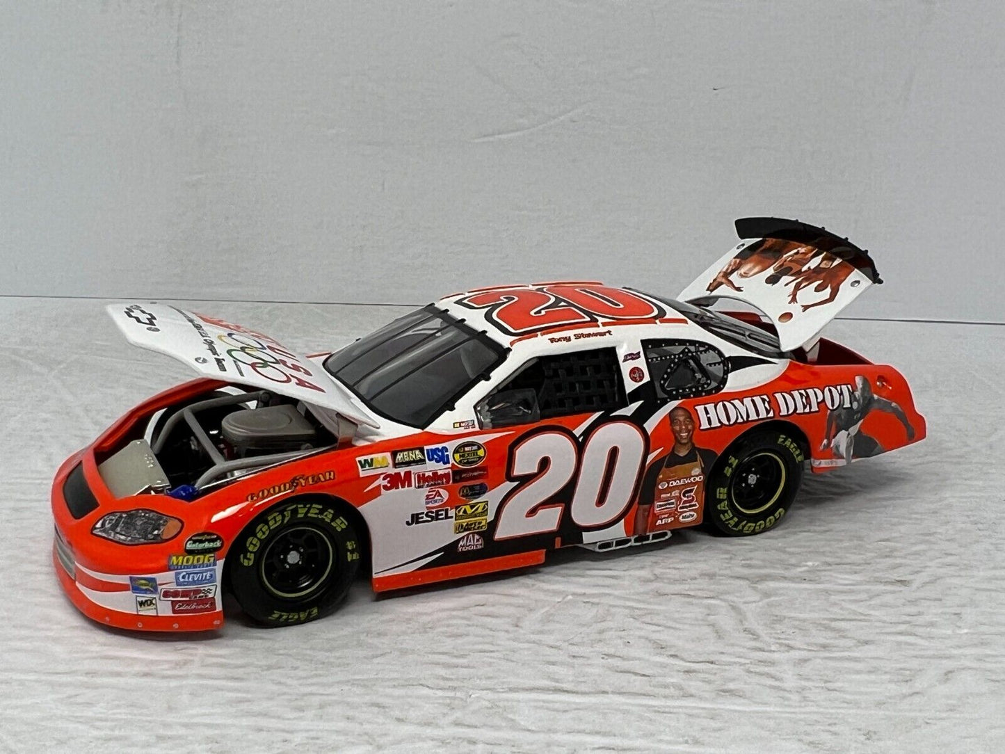 Action Nascar #20 Tony Stewart Home Depot U.S. Olympics GM Dealers 1:24 Diecast