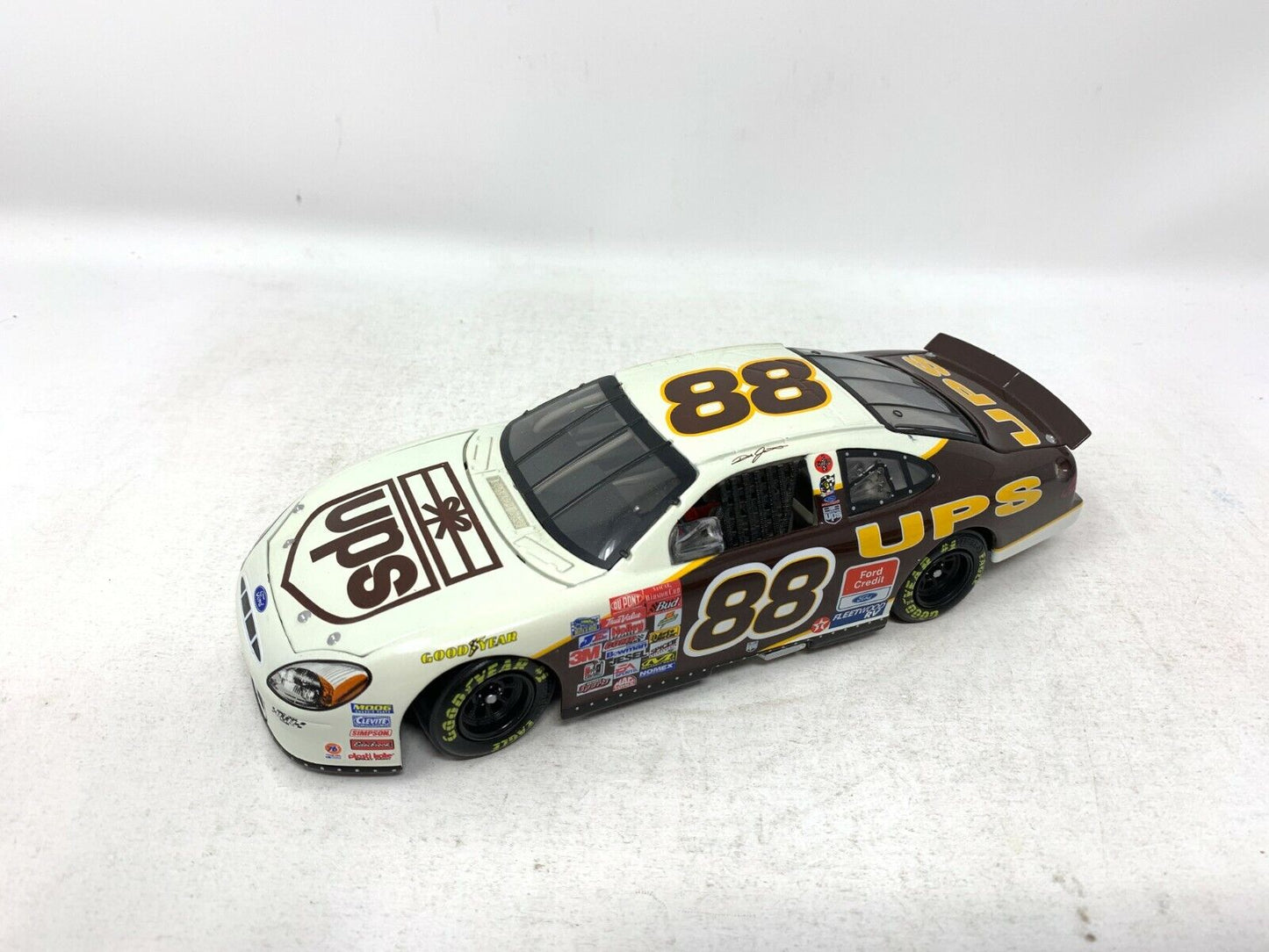 Action Nascar #88 Dale Jarrett UPS Racing 2001 Ford Taurus 1:24 Diecast