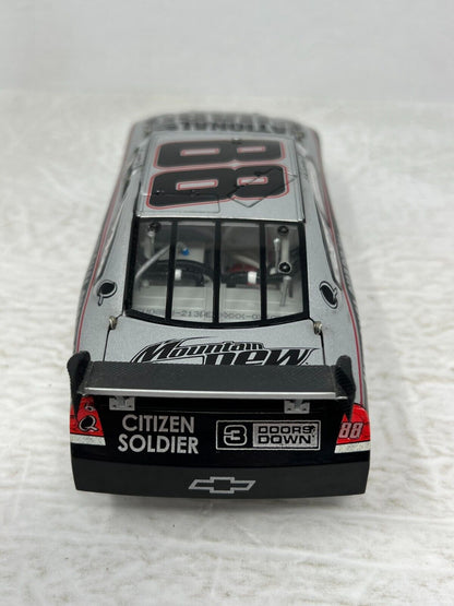 Action Nascar #88 Dale Earnhardt Jr. National Guard 3 Doors Down 1:24 Diecast