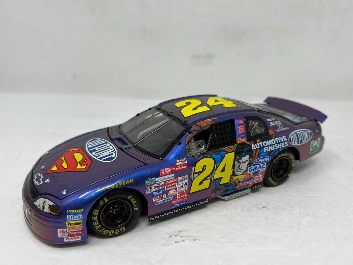 Action Nascar #24 Jeff Gordon Dupont Superman Chevy Monte Carlo 1:24 Diecast