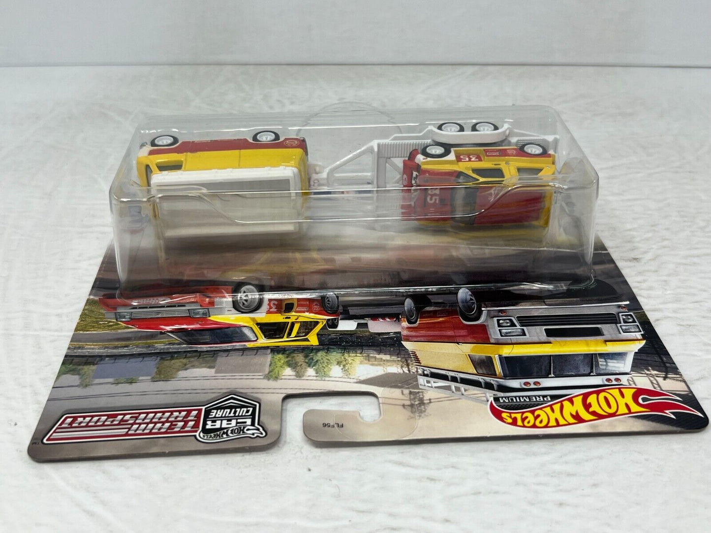 Hot Wheels Premium MG Metro 6R4 HW Rally Hauler #47 Team Transport 1:64 Diecast