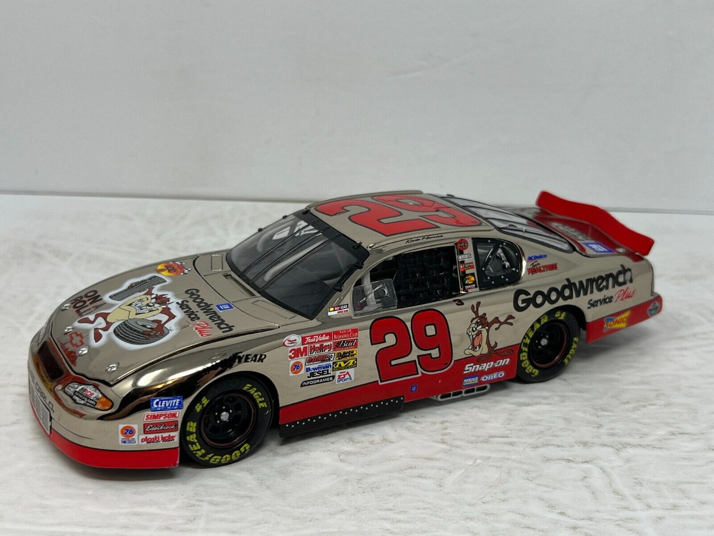 Action Nascar #29 Kevin Harvick Looney Tunes White Gold GM Dealers 1:24 Diecast