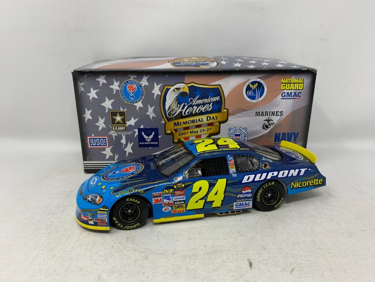 Motorsports Authentics #24 Jeff Gordon Dupont Military Monte Carlo 1:24 Diecast