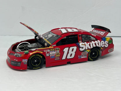 Lionel Nascar #18 Kyle Busch Skittles 2014 Toyota Camry 1:24 Diecast