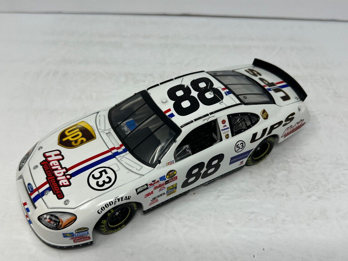 Action Nascar #88 Dale Jarrett UPS Herbie Fully Loaded 2005 Taurus 1:24 Diecast