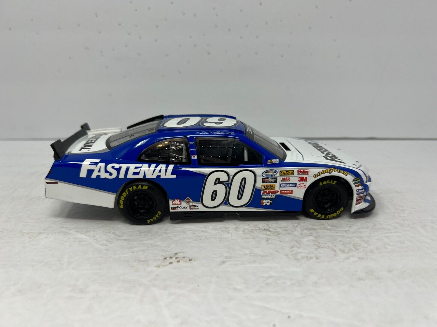 Lionel Racing Nascar #60 Carl Edwards Fastenal 2011 Ford Mustang 1:24 Diecast