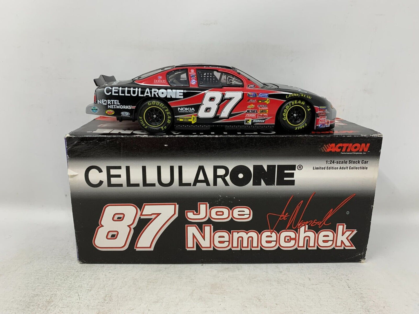 Action Nascar #87 Joe Nemechek Cellular One 2000 Monte Carlo 1:24 Diecast