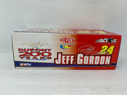 Action Nascar #24 Jeff Gordon DuPont 200th Anniversary 2002 Chevy 1:24 Diecast