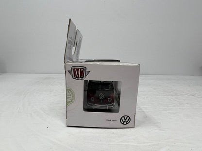 M2 Machines Auto-Thentics 1959 VW Double Cab Truck USA Model WMTS07 1:64 Diecast