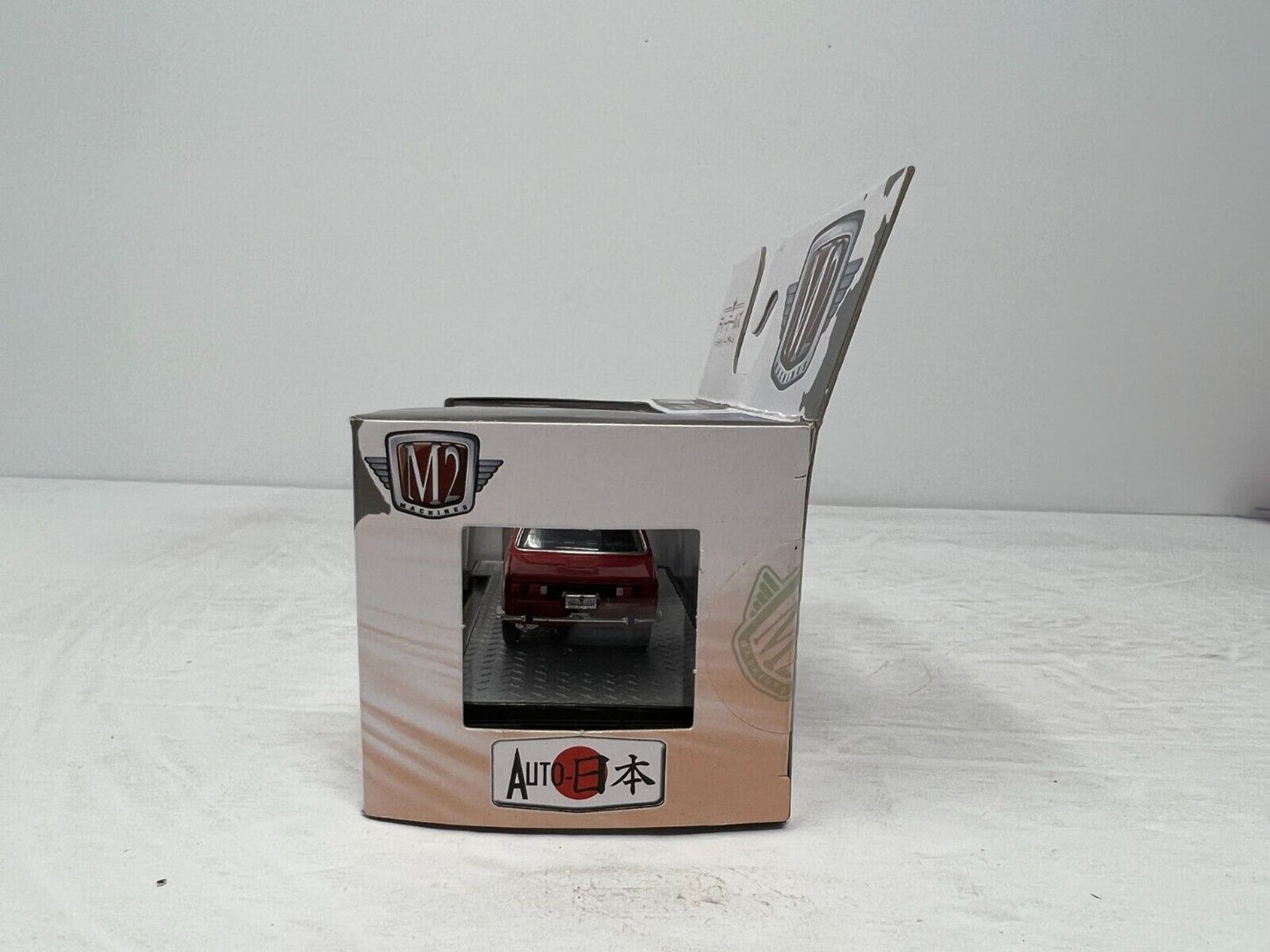 M2 Machines Auto-Japan 1969 Nissan Bluebird 1600 SSS WMTS05 1:64 Diecast