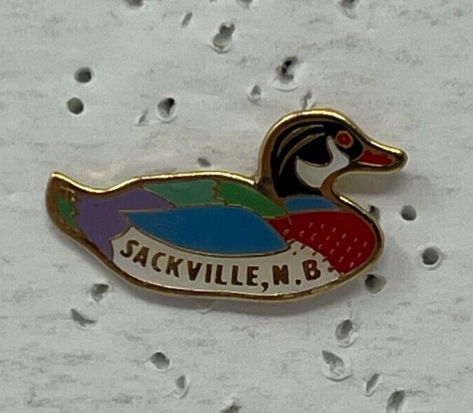 Sackville New Brunswick Duck Souvenir Cities & States Lapel Pin SP2 V2