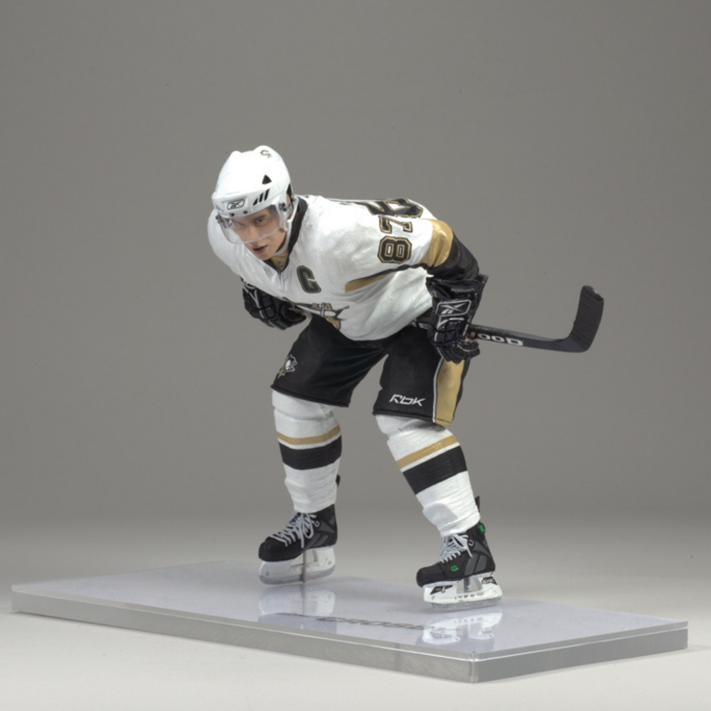 Mcfarlane NHL Sidney Crosby Pittsburgh Penguins White Jersey Series 16 Figure