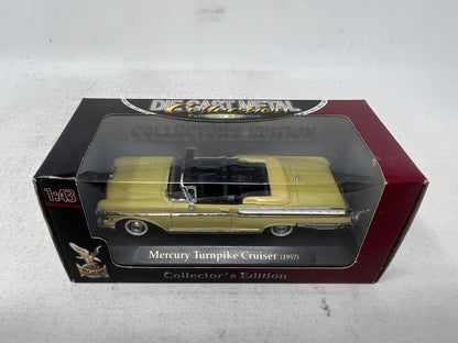 Yatming Road Signature 1957 Mercury Turnpike Cruiser 1:43 Diecast