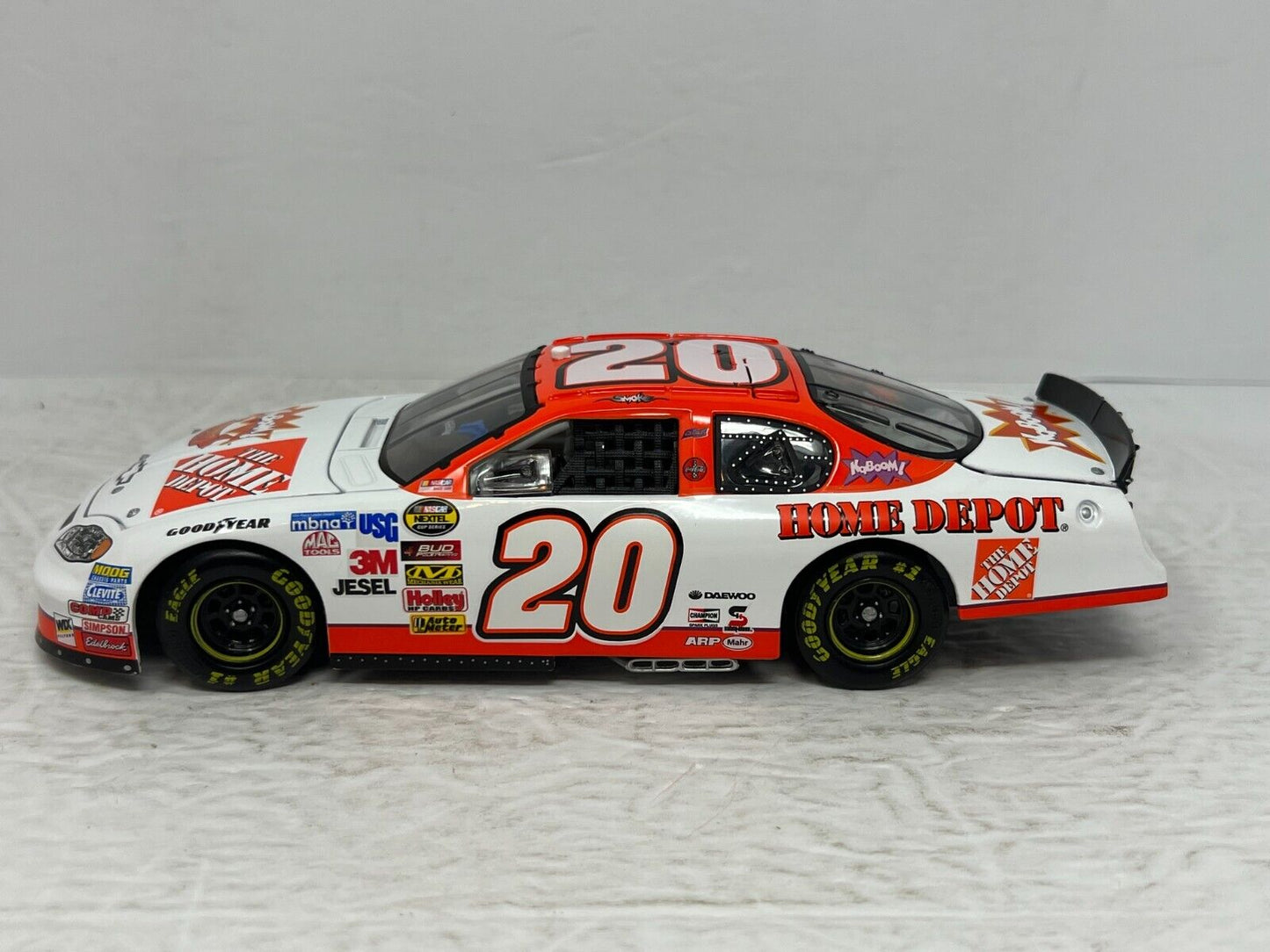 Action Nascar #20 Tony Stewart Home Depot Kaboom GM Dealers 2005 1:24 Diecast