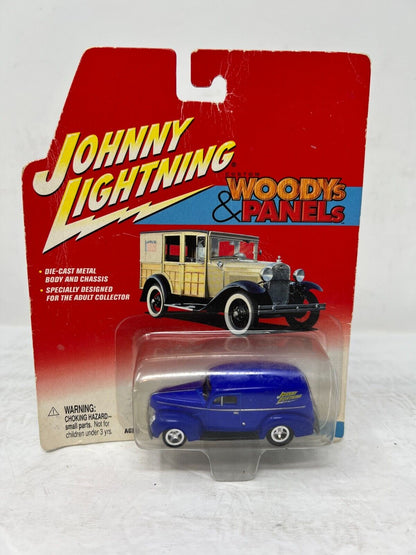 Johnny Lightning Custom Woodys & Panels 1955 Ford Panel Delivery 1:64 Diecast