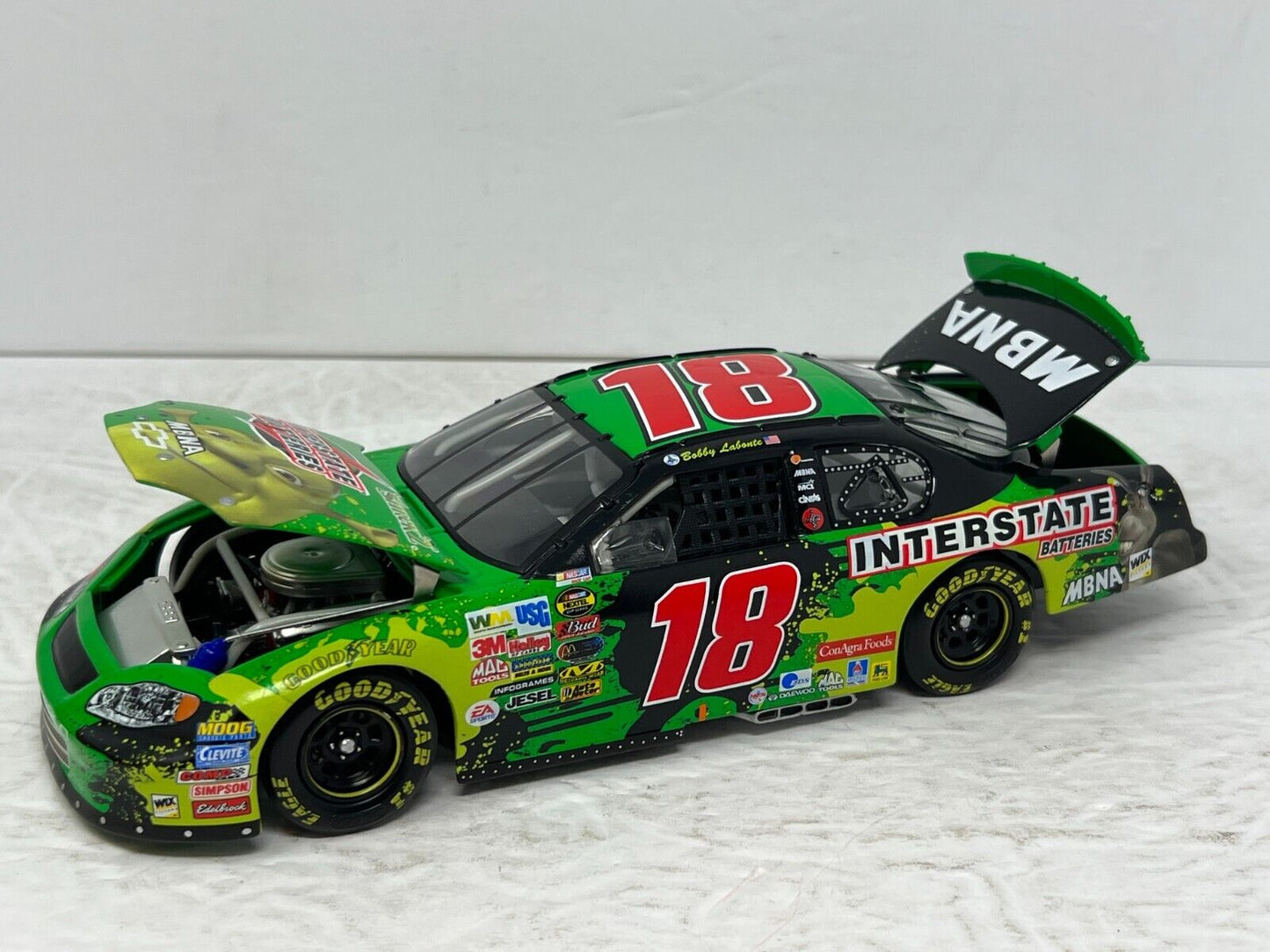 Action Nascar #18 Bobby Labonte Interstate Shrek 2 GM Dealers 2004 1:24 Diecast