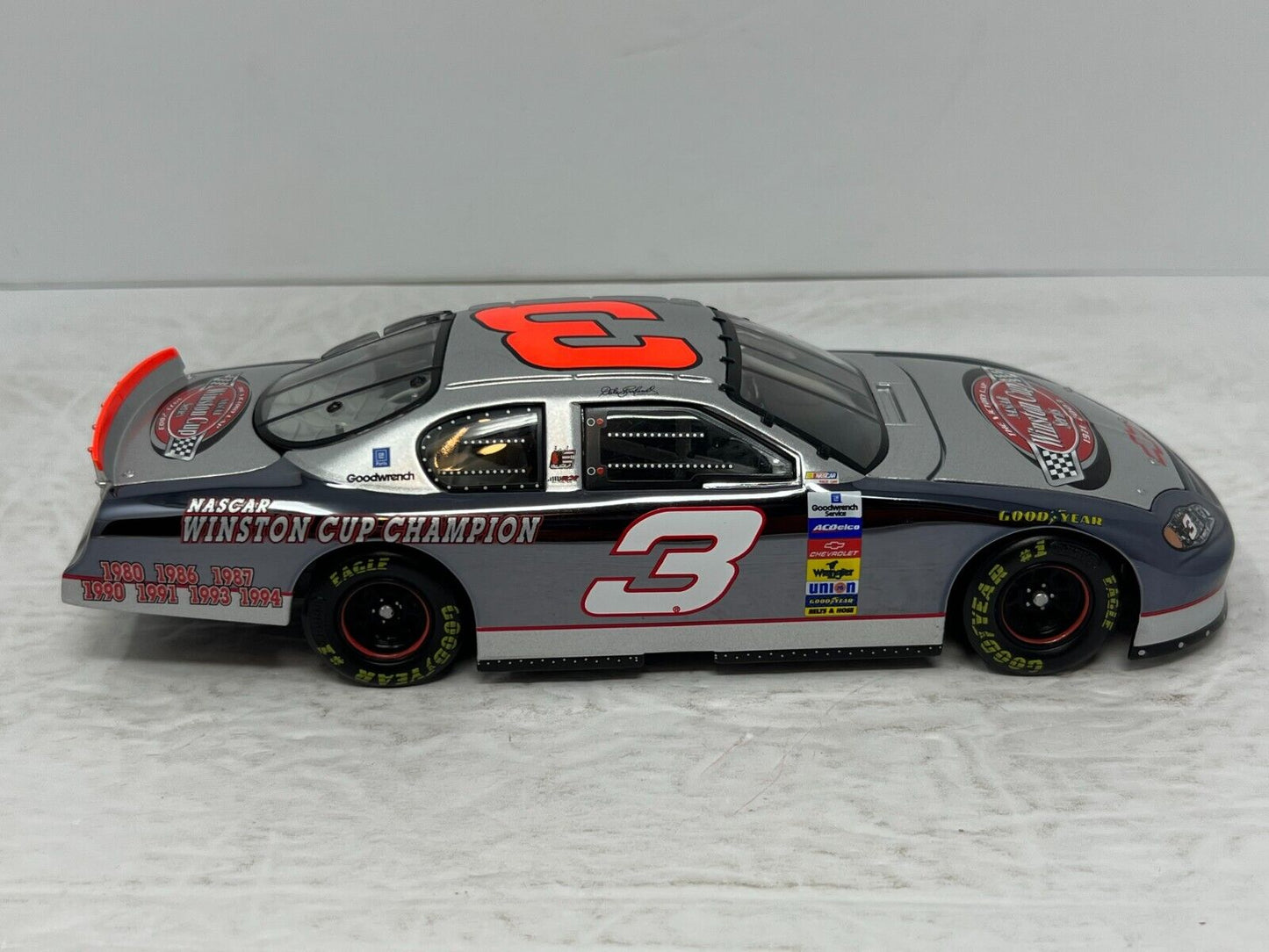 Action Nascar Dale Earnhardt Sr. Victory Lap 7x Champion GM Dealers 1:24 Diecast