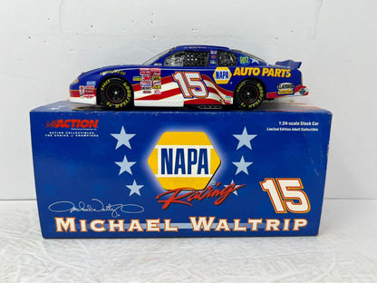 Action Nascar #15 Michael Waltrip NAPA Stars & Stripes 2001 Chevy 1:24 Diecast