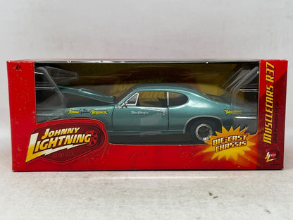 Johnny Lightning 1968 Pontiac GTO 1:24 Diecast