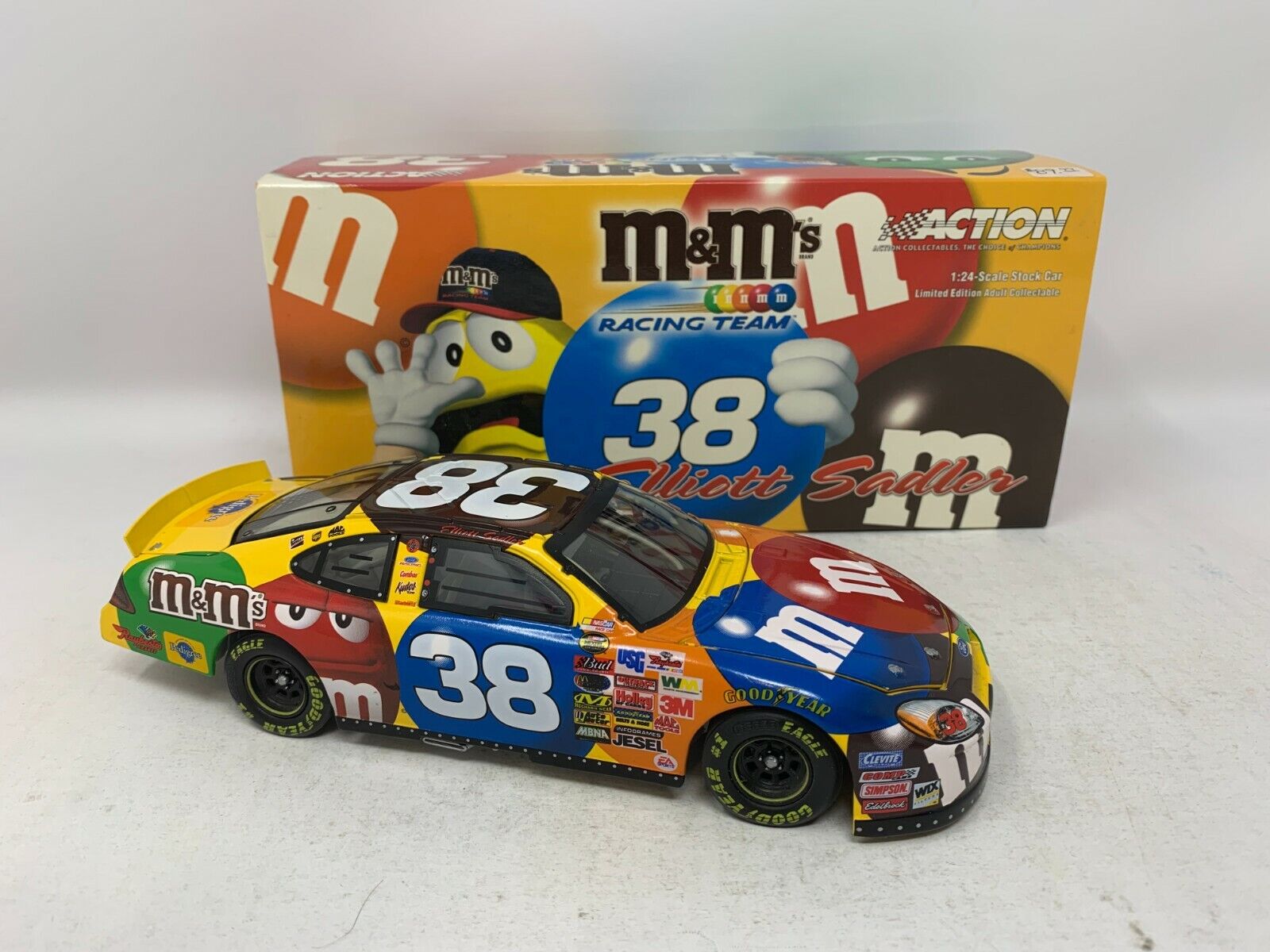 アクション NASCAR #38 エリオットサドラー M&M's Action Nascar #38 Elliott Sadler M&M's 2004 Ford Taurus 1:24
