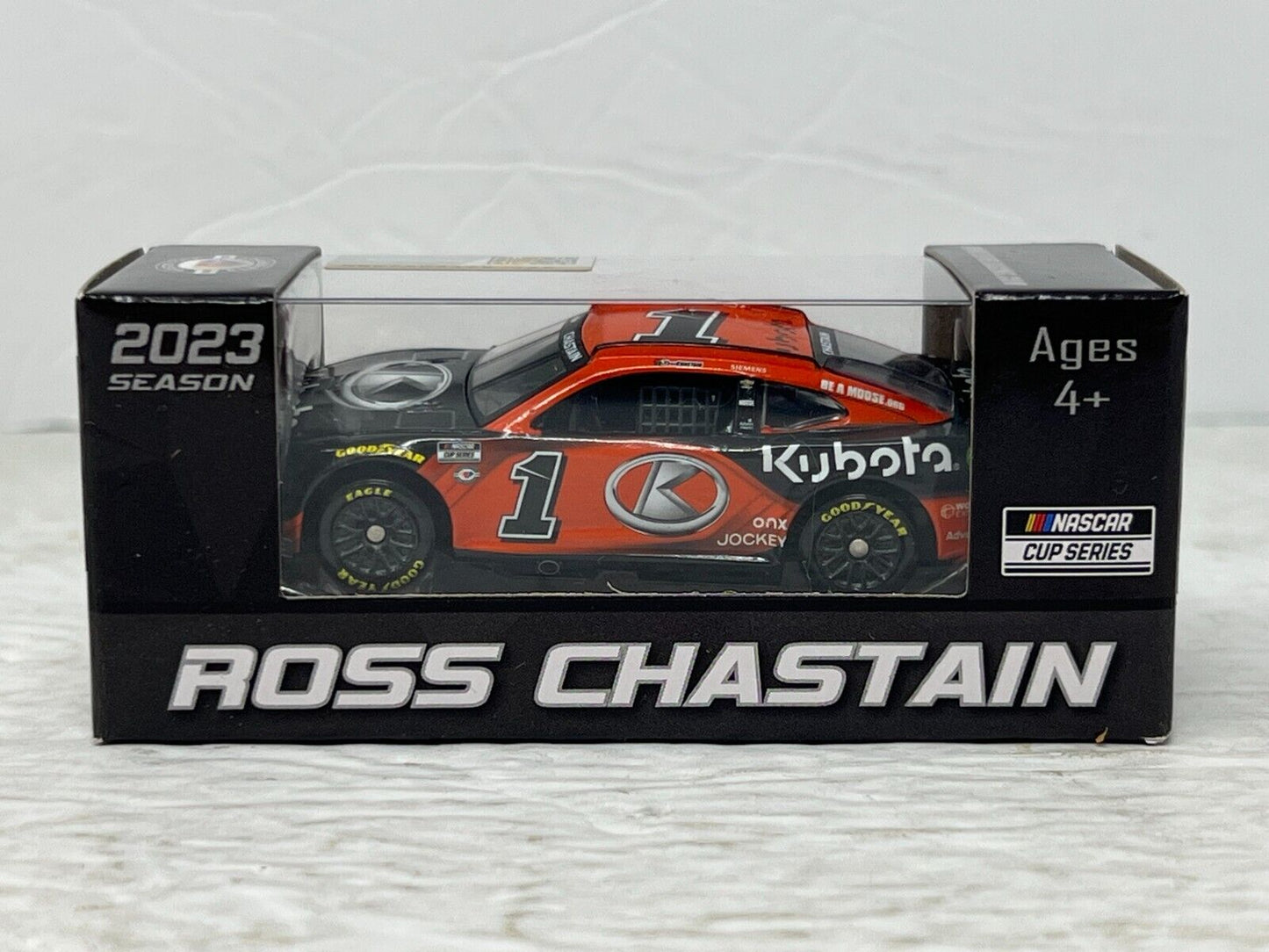 Lionel Nascar #1 Ross Chastain Kubota 2023 Camaro ZL1 1:64 Diecast