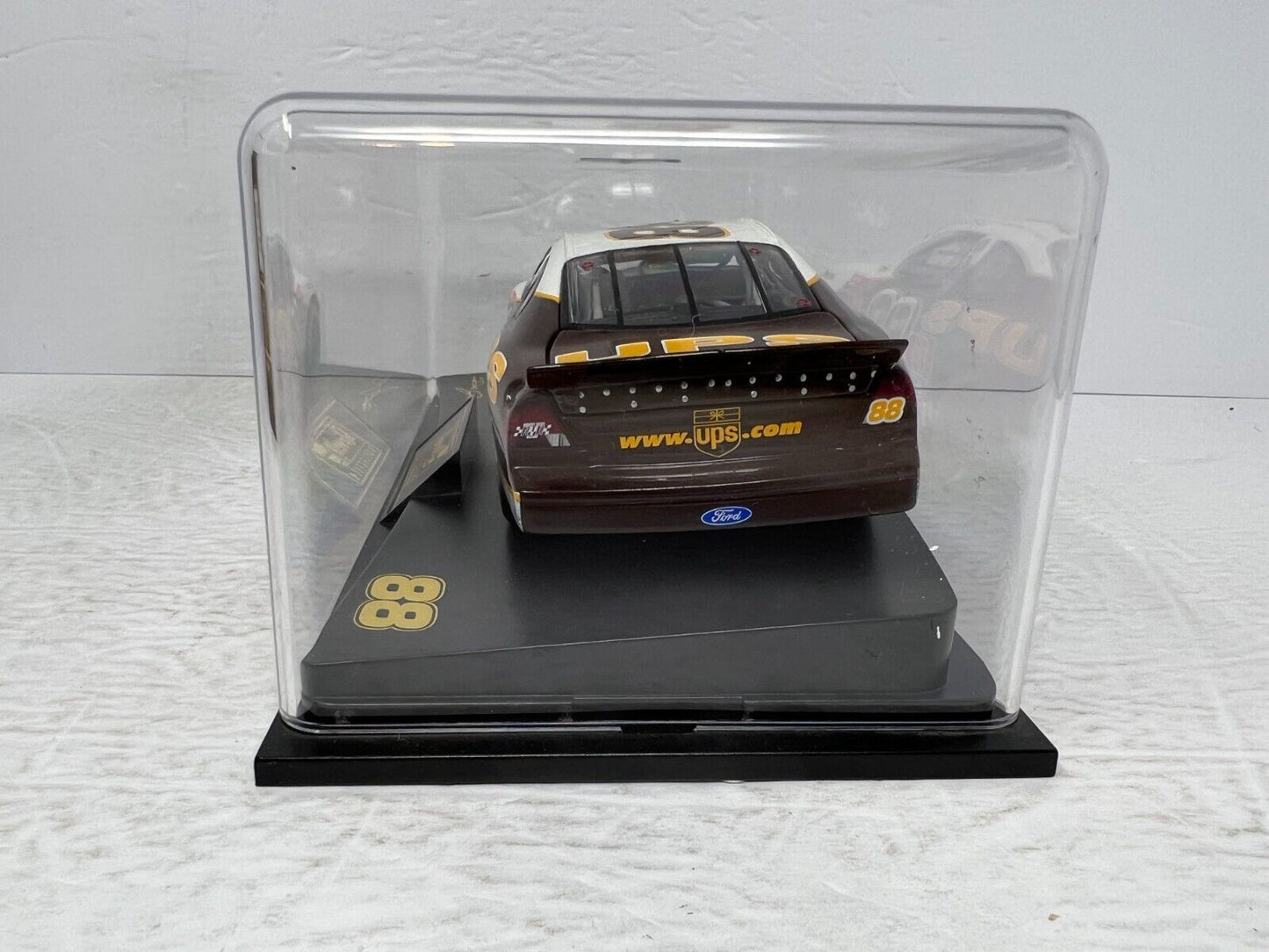 Revell Nascar #88 Dale Jarrett UPS Darlington Win 2001 Ford Taurus 1:24 Diecast