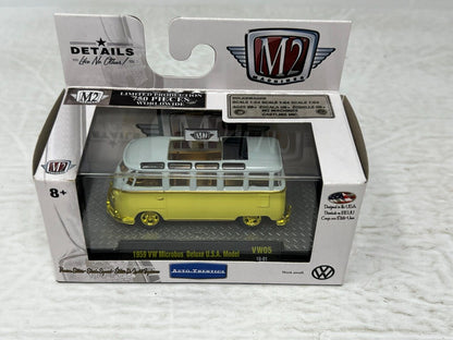 M2 Machines Autothentics 1959 VW Microbus Deluxe U.S.A. Model CHASE 1:64 Diecast