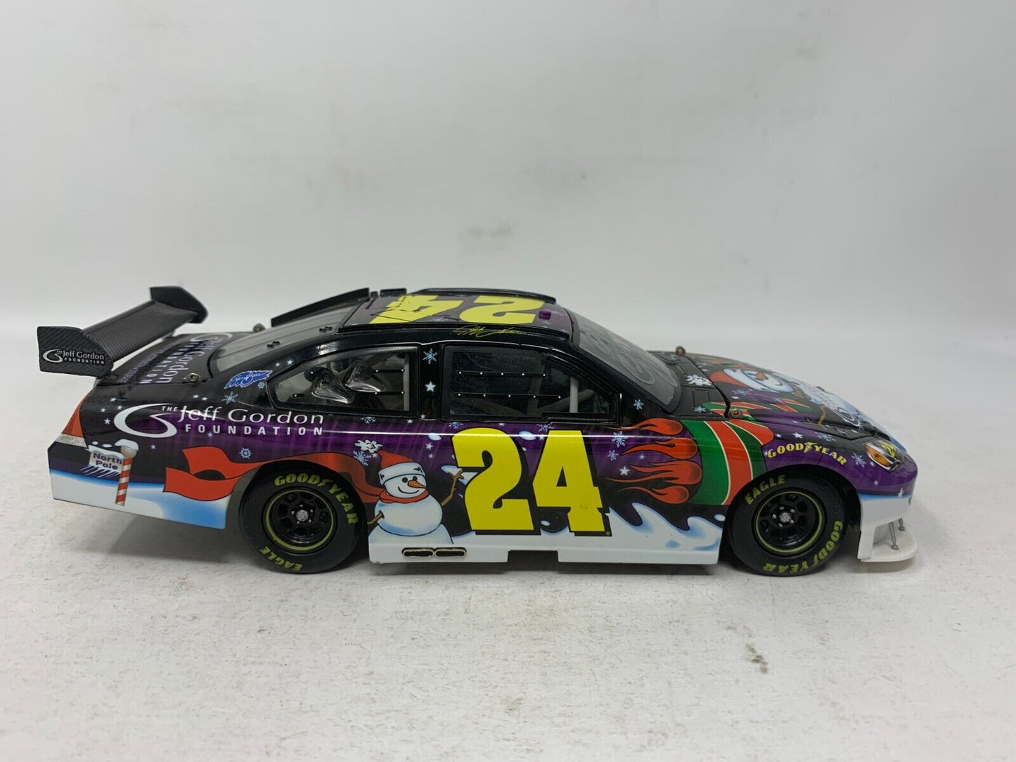 Action Nascar #24 Jeff Gordon Foundation Holiday 2008 Impala SS 1:24 Diecast