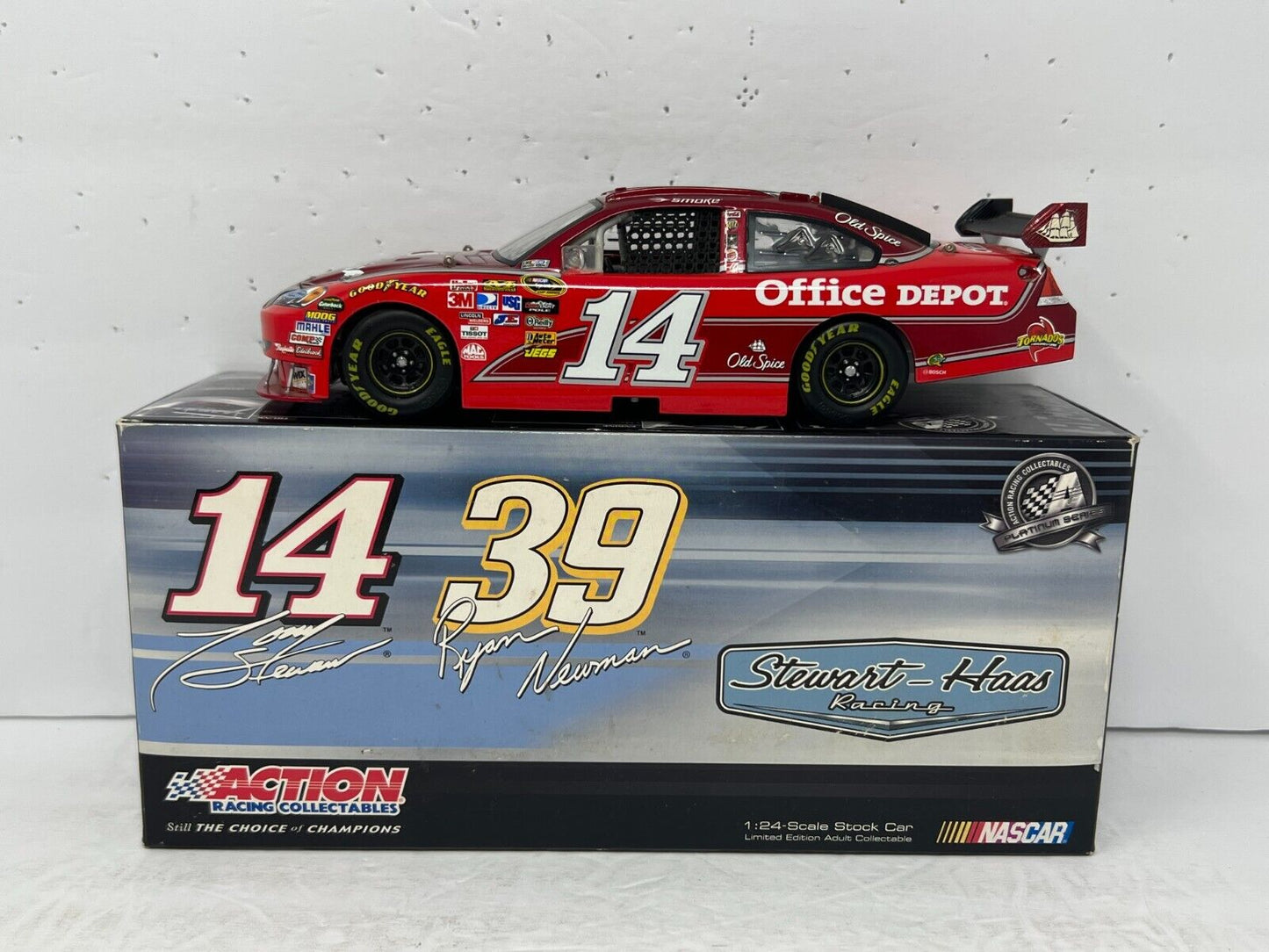 Action Nascar #14 Tony Stewart Old Spice 2010 Impala 1:24 Diecast