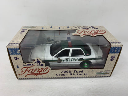 Greenlight Hollywood Fargo 2006 Ford Crown Victoria Green Machine 1:24 Diecast