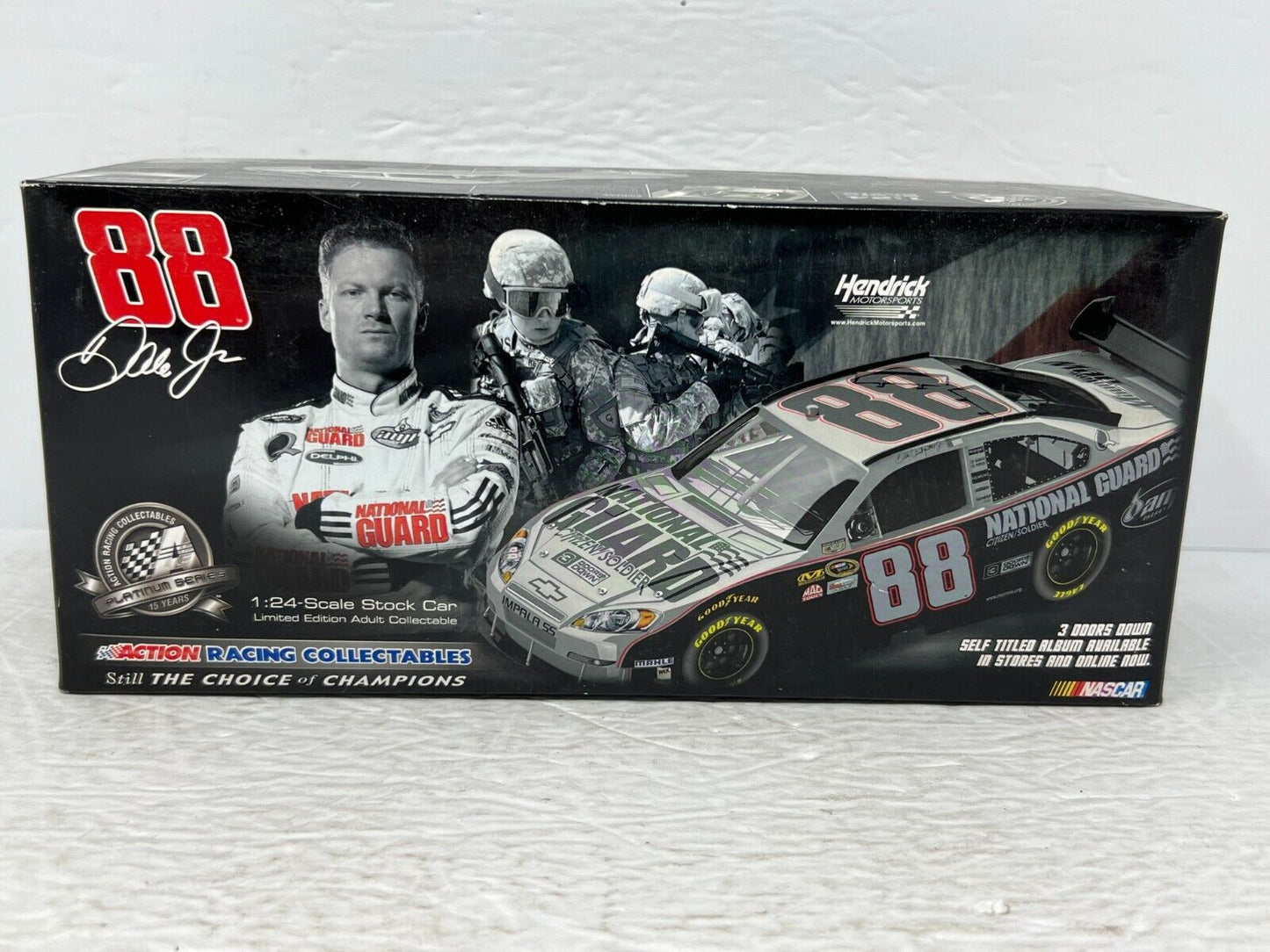 Action Nascar #88 Dale Earnhardt Jr. National Guard 3 Doors Down 1:24 Diecast