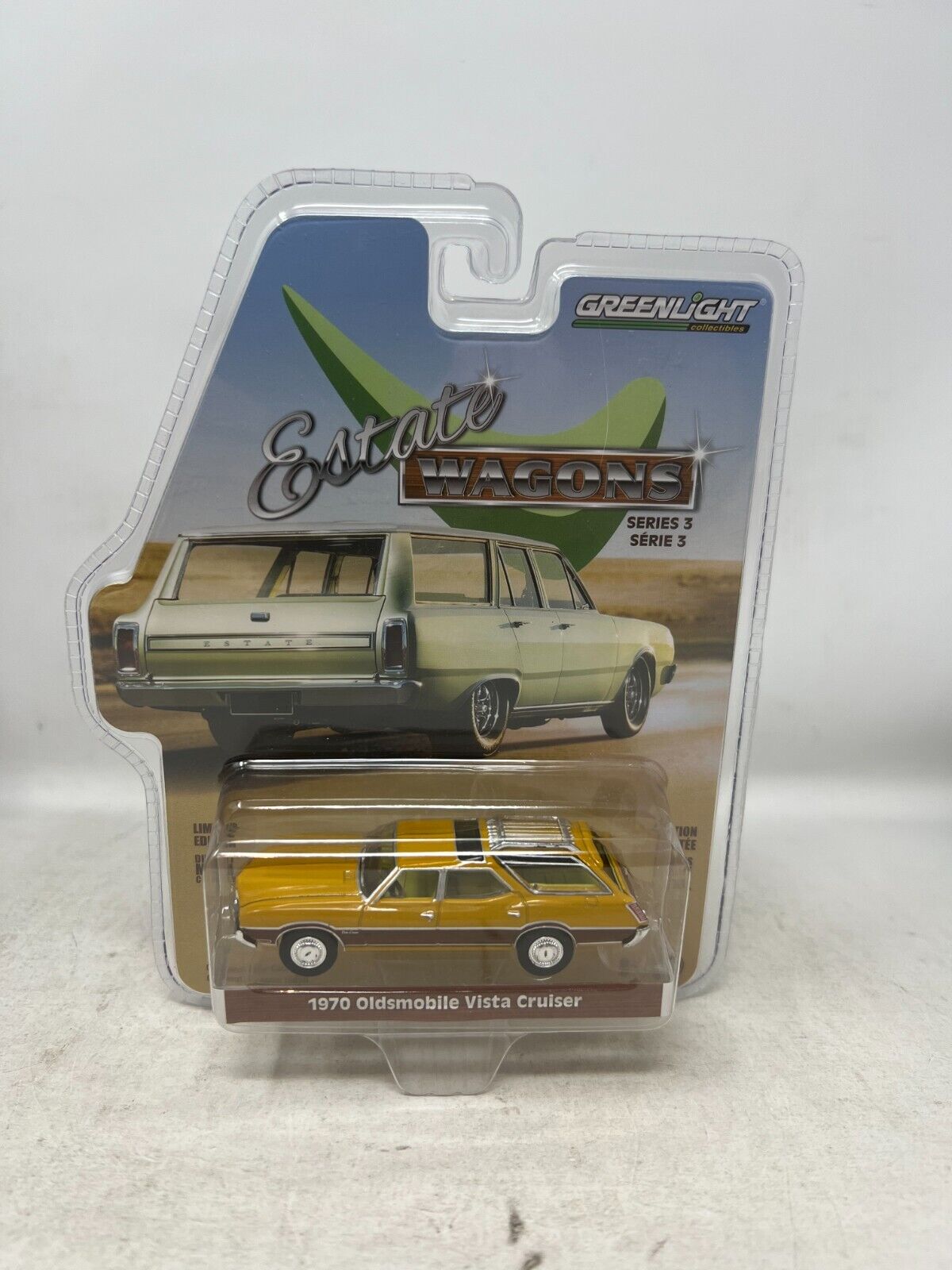 Greenlight Estate Wagons Series 3 1970 Oldsmobile Vista Cruiser 1:64 Diecast