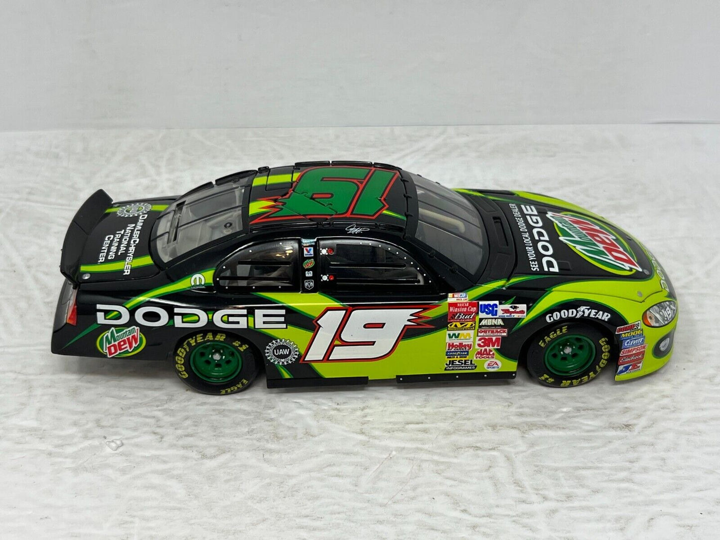 Action Nascar #19 Jeremy Mayfield Dodge Mountain Dew BANK 2003 1:24 Diecast