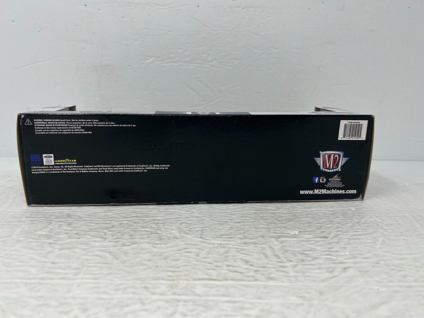 M2 Machines Auto-Haulers Ford C-600 & 1966 Shelby G.T. 350 CHASE 1:64 Diecast