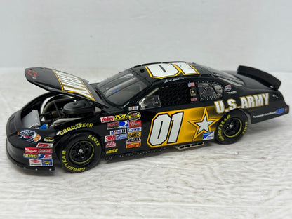 Action Nascar RCCA #1 Mark Martin Army 2007 Chevy Monte Carlo SS 1:24 Diecast