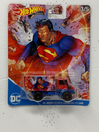 Hot Wheels Premium Pop Culture DC Superman 88 Mercedes Unimog 1:64 Diecast